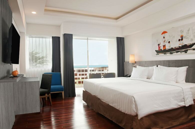 Hotel Aston Canggu Beach Resort & Spa