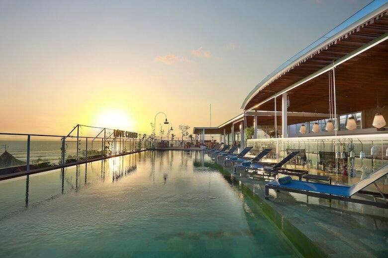 Hotel Aston Canggu Beach Resort & Spa
