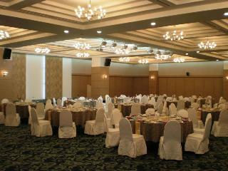 Gumi Century Tourist Hotel