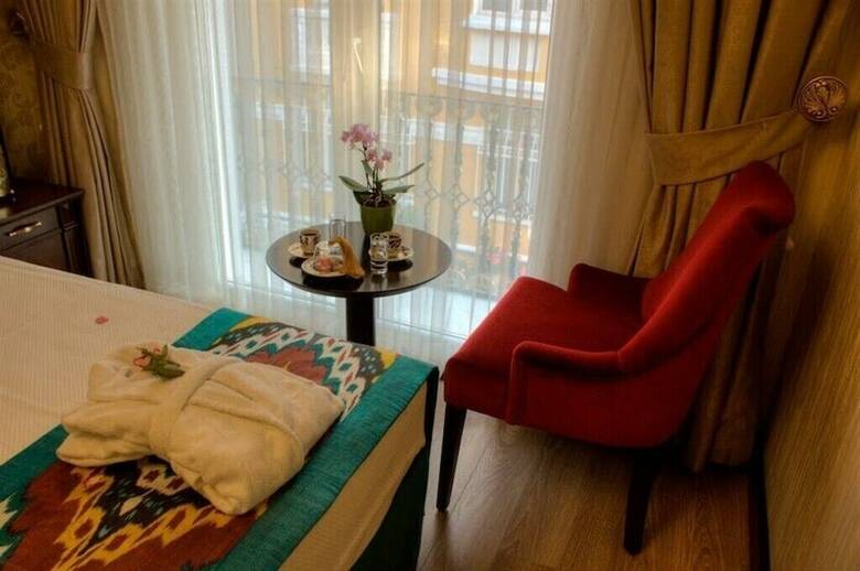 The Magnaura Palace Hotel