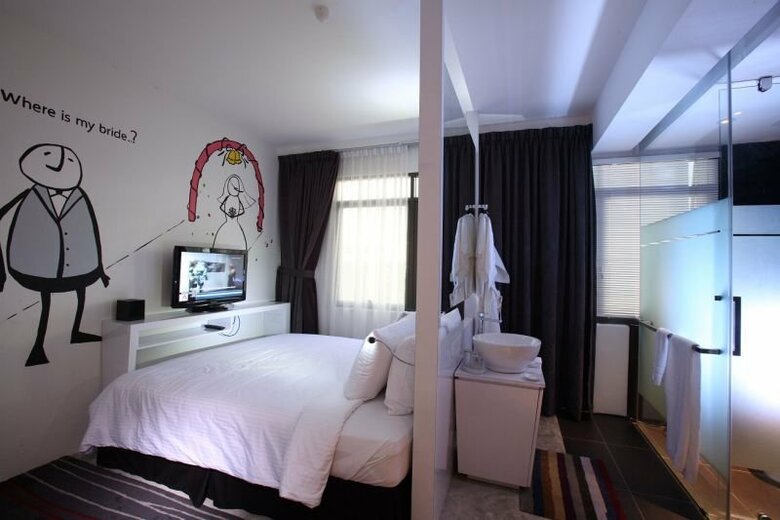 Zoom Inn Boutique Hotel