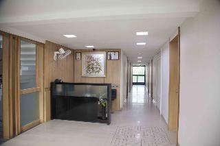 Oyo 1000 Hotel Admiral Suites