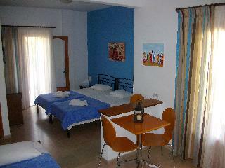 Hotel Pella House Studios & Apartments