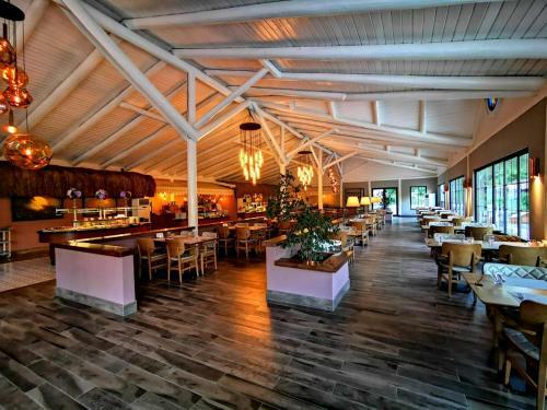 Hotel The Bay Beach Club