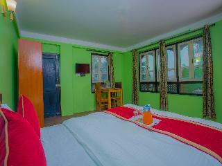 Hotel Hob Nob Garden Resort