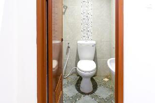Reddoorz Near Setrasari Mall 4