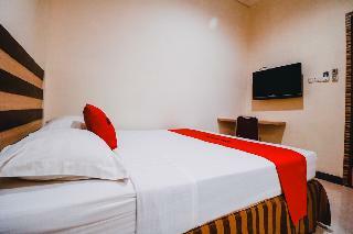 Hotel Reddoorz Plus Near Makassar Town Square