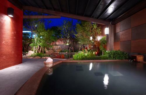 City Suites-jiaoxi Maple Leaves Hot Spring Hotel
