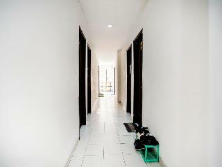 Oyo Life 2050 D'cinnamons Residence
