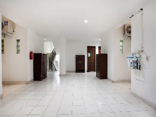 Oyo Life 2050 D'cinnamons Residence