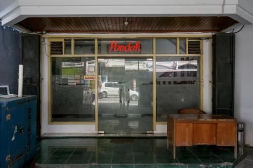 Oyo 2186 Pondok Mahkota