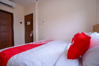 Oyo 1574 U_xpress Hotel