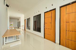 Oyo Life 2374 Alika Syariah
