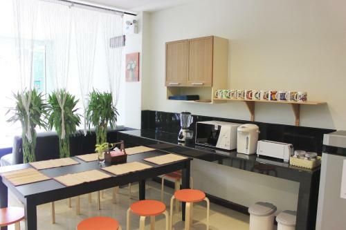 Ananas Phuket Central Hostel