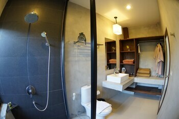 Yoma Hotel, Pai