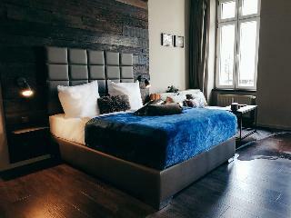 Nora Hotel