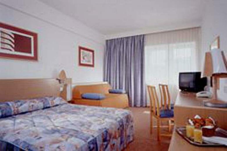 Hotel Novotel London West