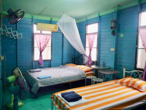 Hostal Phiman Riverview Guesthouse