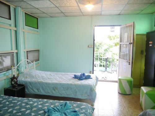 Hostal Phiman Riverview Guesthouse