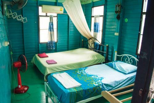 Hostal Phiman Riverview Guesthouse