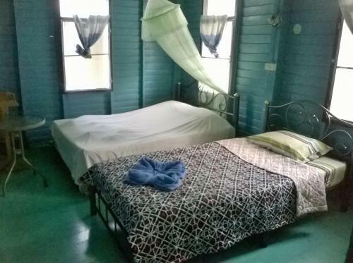 Hostal Phiman Riverview Guesthouse