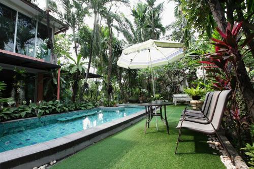 Serene Bangkok Bed And Breakfast