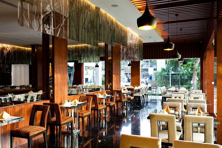 Hotel Royal Princess Larn Luang