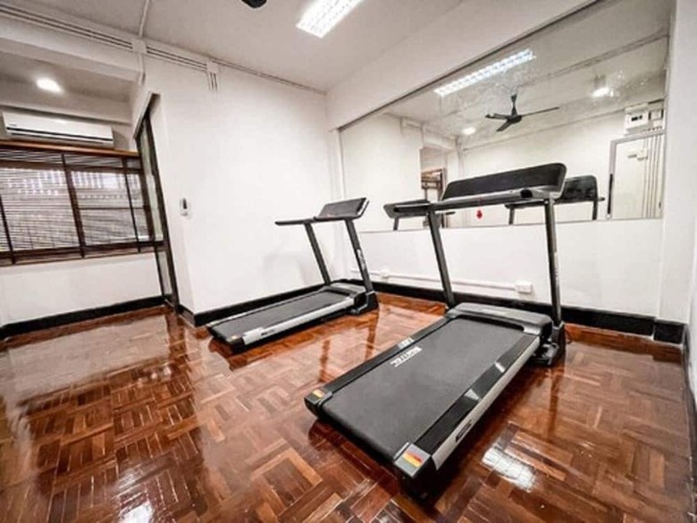 99 The Gallery Hotel