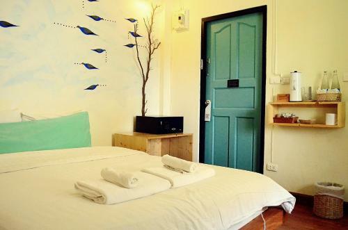 Early Bird Bed & Breakfast