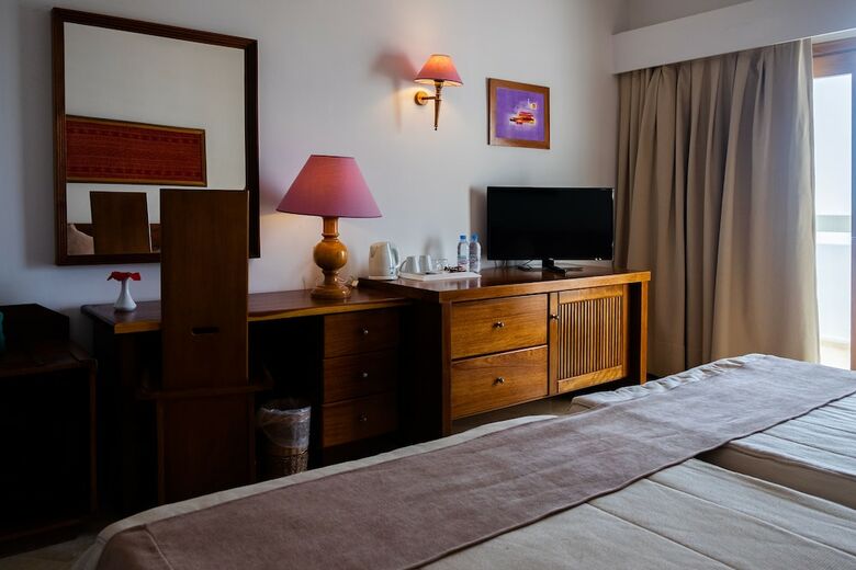 Hotel The Orangers Beach Resort And Bungalows