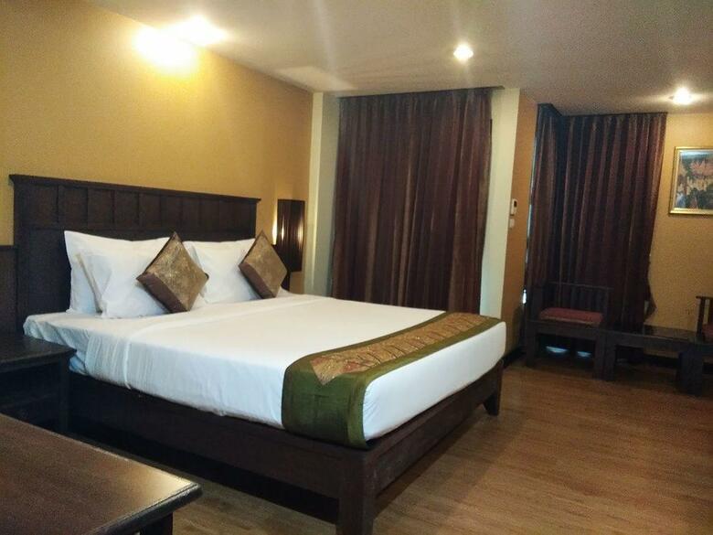 Poppa Palace Hotel