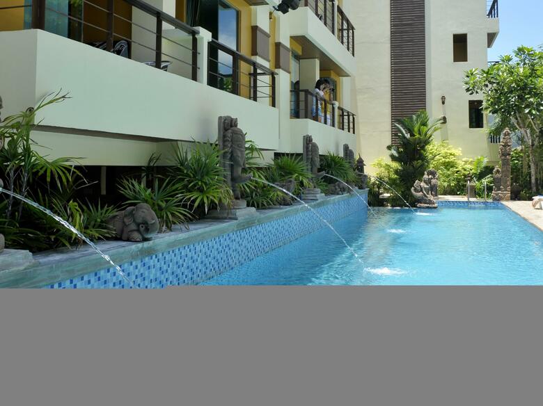 Poppa Palace Hotel