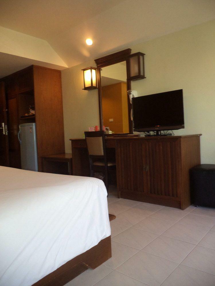 Poppa Palace Hotel