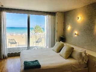 Meraki Beach Hotel