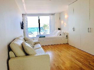 Meraki Beach Hotel