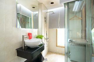 Hotel Reddoorz Plus Near Saigon Train Station