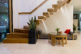 Hotel Reddoorz Plus Near Saigon Train Station