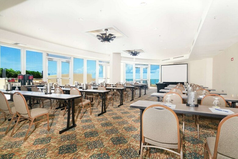 Hotel Doubletree Ocean Point Resort & Spa