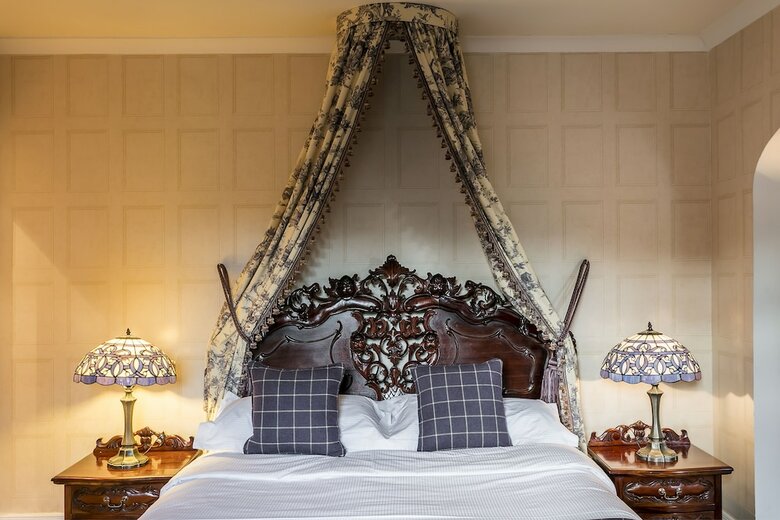 Hotel Dalhousie Castle