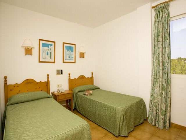 Globales Apartamentos Cala Vi�as Only Adults +16