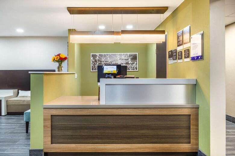 Hotel Americinn By Wyndham Salina