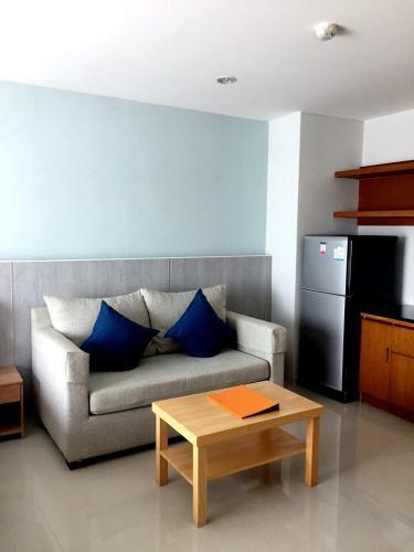 Crystal Jade Hotel And Service Apartment