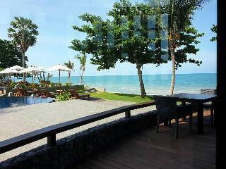 Hotel Khanom Beach Resort And Spa