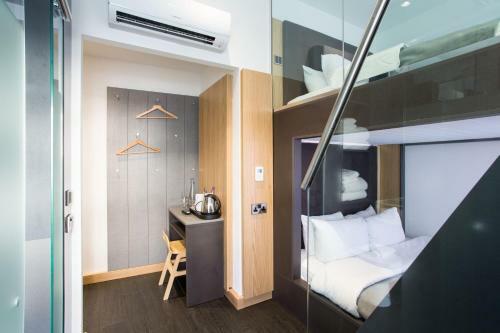 The Z Hotel City