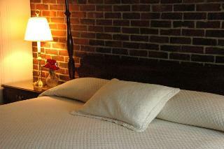 Hotel Lamie's Inn & Old Salt Restaurant