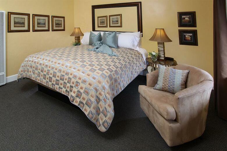 Hotel Sea Breeze Inn & Logde