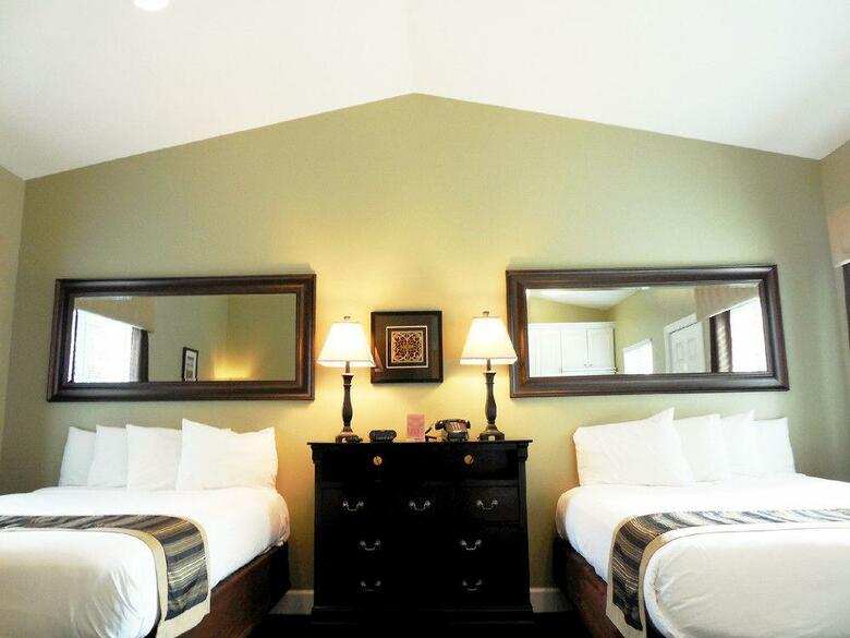 Hotel Sea Breeze Inn & Logde