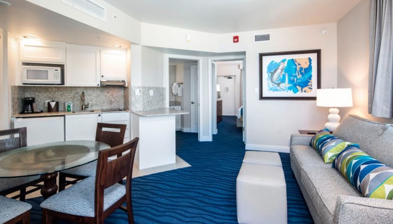 Hotel Tradewinds Island Grand Resort