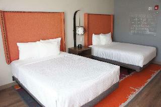 La Quinta Inn Suites By Wyndham Perry