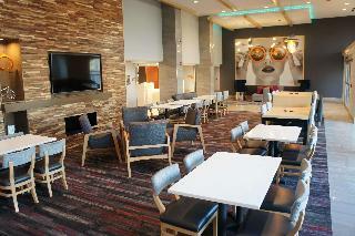 La Quinta Inn Suites By Wyndham Perry